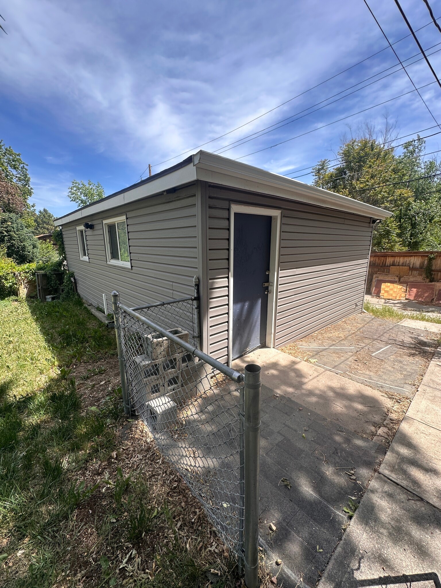 Garage - 814 Julian St