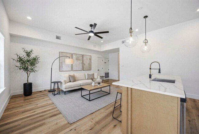 Building Photo - 4027 Cork Dr