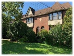 Building Photo - Fairfield Gables At Mineola