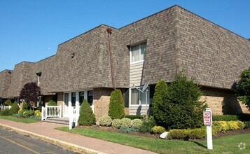 Building Photo - 479 Little East Neck Rd