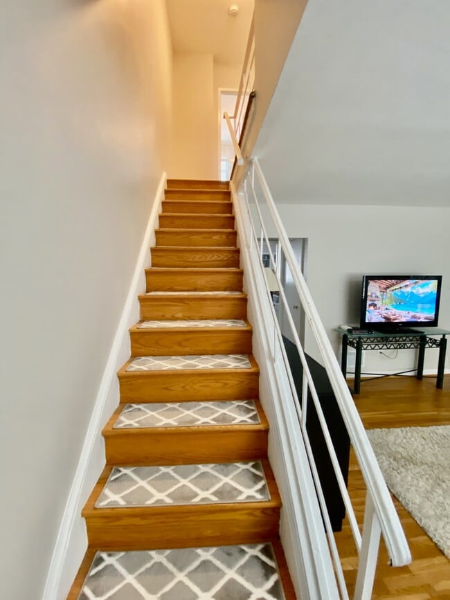 Building Photo - 5307 Pooks Hill Rd