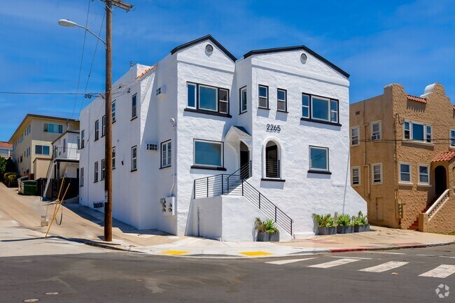 Building Photo - Curlew and Juniper Apartments