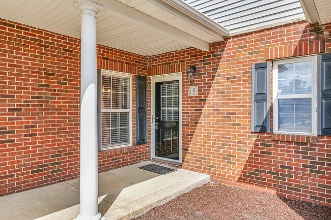 Building Photo - 104 Essex Ln