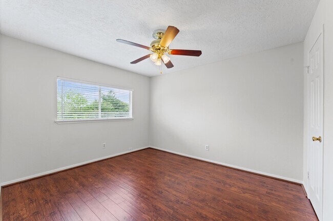 Building Photo - 3202 Kempwood Dr