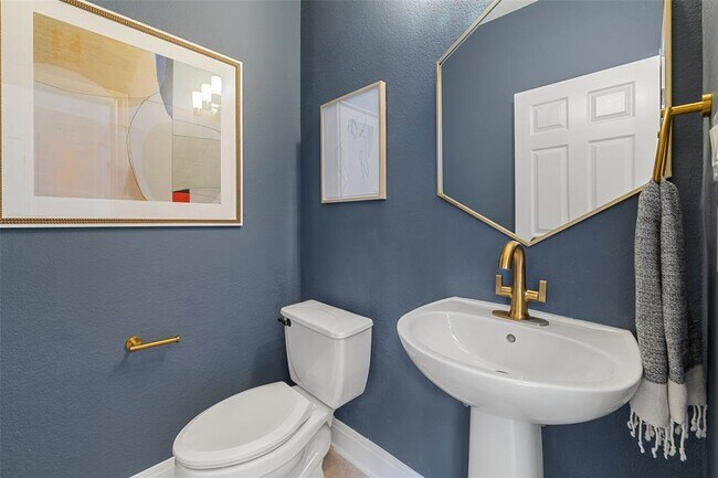 Building Photo - 209 The Hills Dr