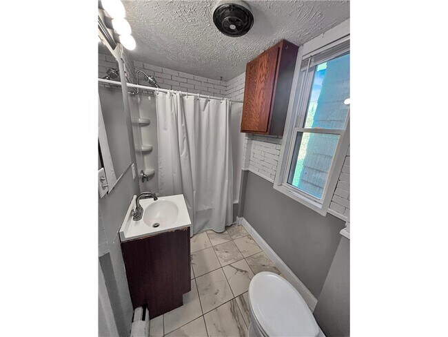 Building Photo - 417 Mt Ida St