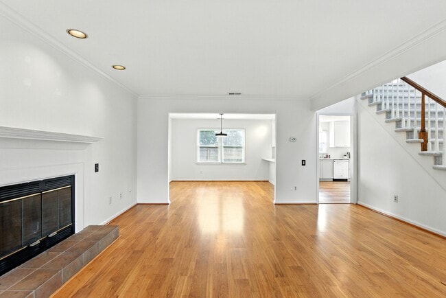 Building Photo - 3077 Silver Maple Dr