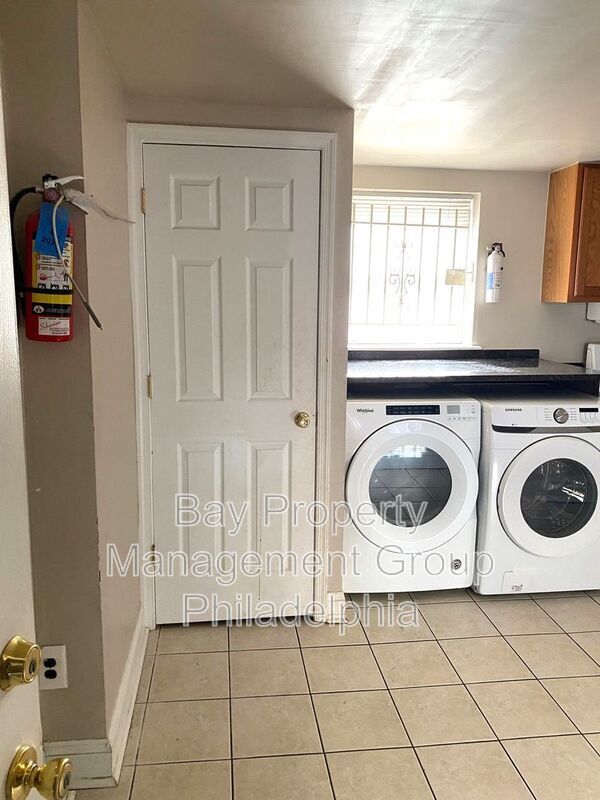 Building Photo - 12 E Jefferson St