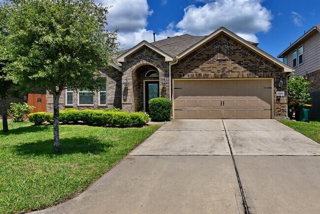 Primary Photo - 2229 Maple Point Dr N