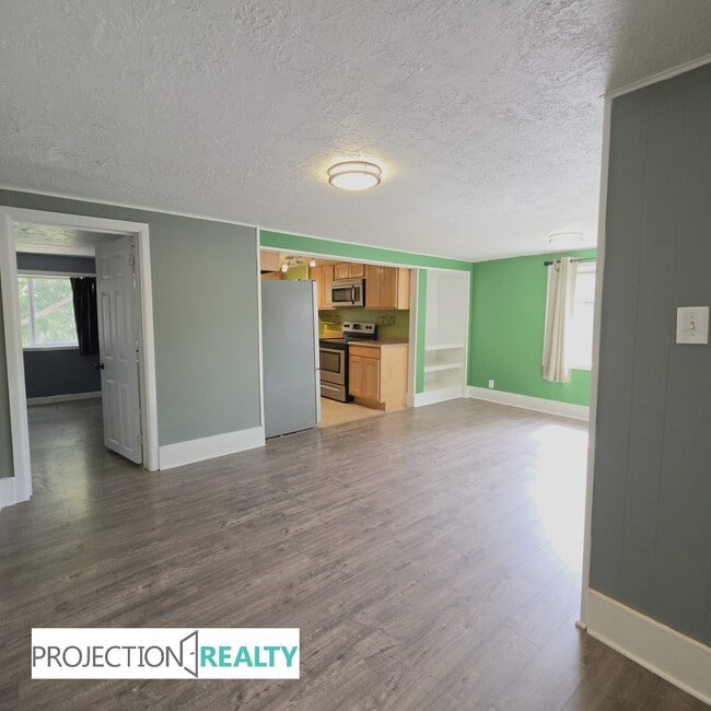 Building Photo - 4838 NE 99th Ave