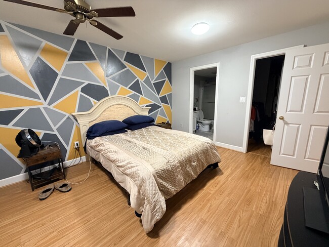 Building Photo - 2 Stevens Pl