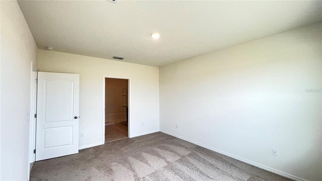 Building Photo - 487 Lily Ln