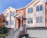 Building Photo - 25 Skymark Ct