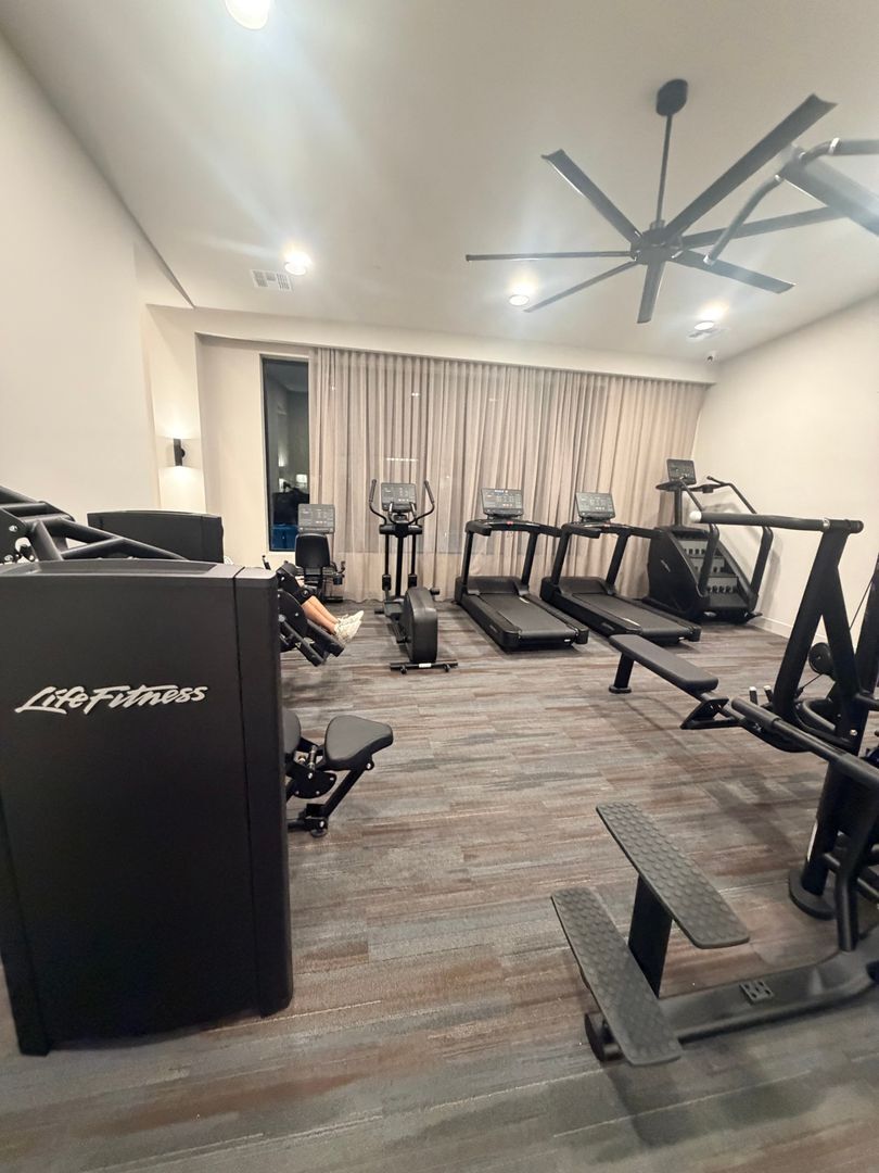 Building Photo - 2121 W Sonoran Desert Dr