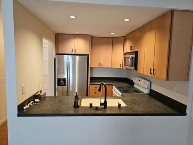 Building Photo - 1BR/1BA CONDO with GARAGE and PARKING in SAN DIEGO available NOW!