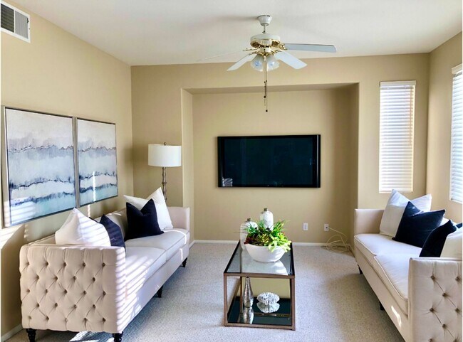 Building Photo - Spacious 4-Bedroom/2.5-Bath Home with Char...