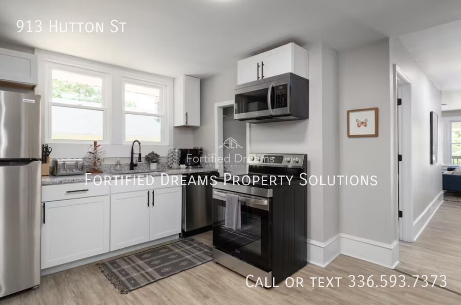 Building Photo - 913 Hutton St
