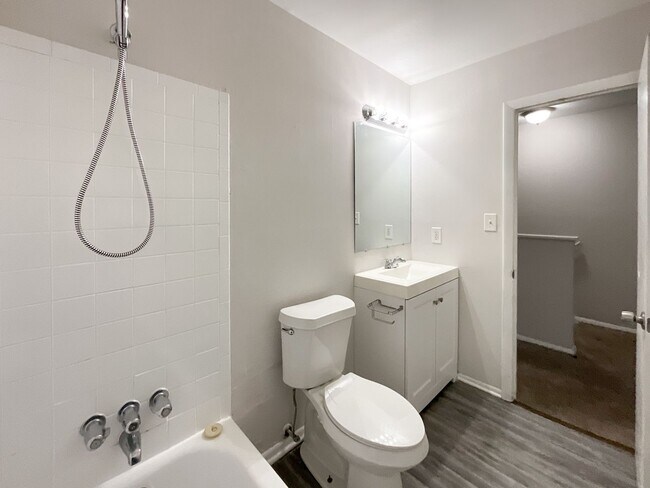 Building Photo - COMING SOON! Charming 2-Bed, 1.5-Bath Retr...