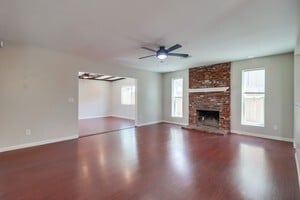 Building Photo - 9813 Medina Dr
