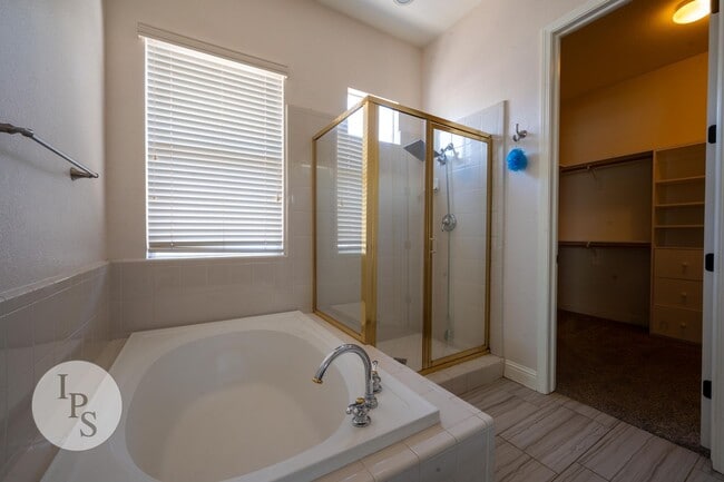 Building Photo - Charming 4BR/2BA Home in the Heart of Clovis Unified!