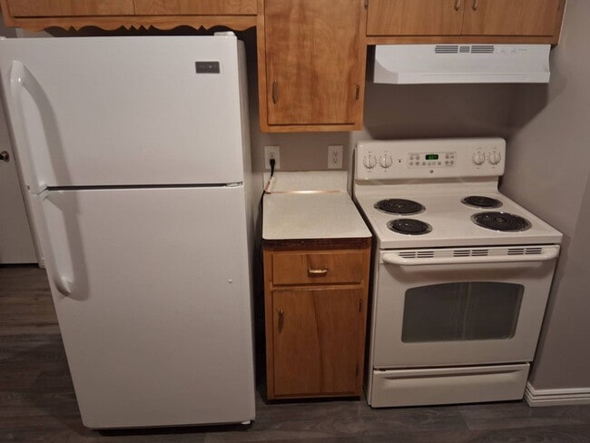 Building Photo - 3 Bed/ 1 Bath House