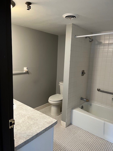 Bathroom - 728 1st Ave SW