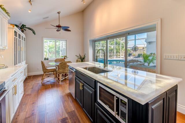 Building Photo - 5125 SE Matousek St