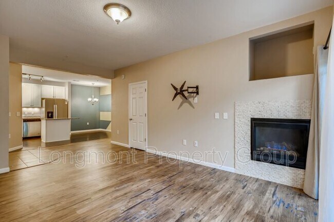 Building Photo - 804 Summer Hawk Dr
