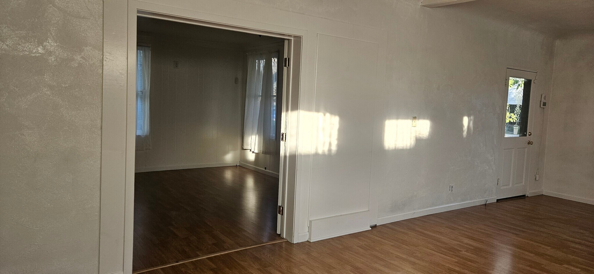 Building Photo - 609 E Main St