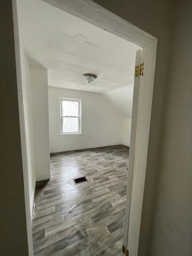 Building Photo - 7 Shedds Ave