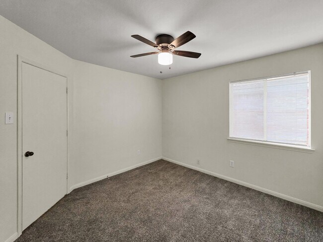 Building Photo - 14626 Gervaise Dr