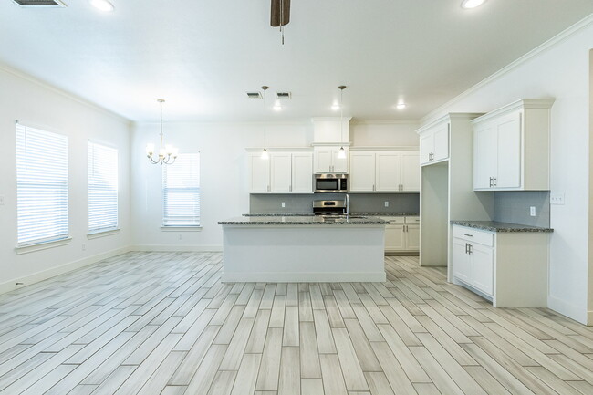 Building Photo - Like New Home in South West Lubbock!