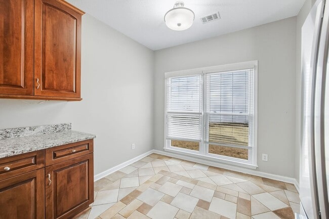 Building Photo - Spectacular John's Creek Traditional