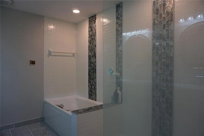 Building Photo - 534 Pinellas Bayway S