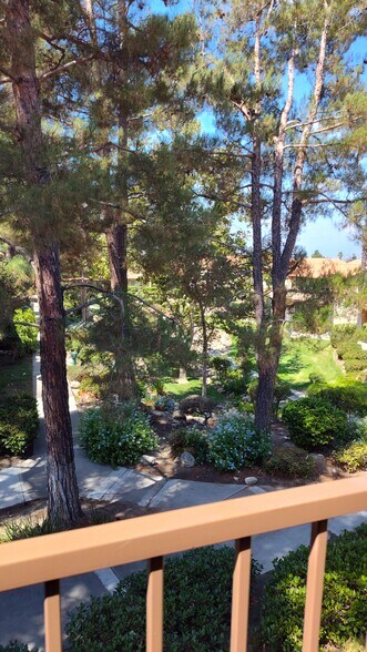 Building Photo - 1365 Crafton Ave