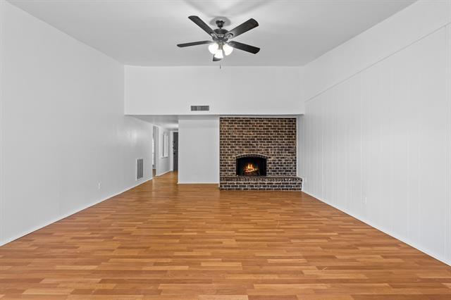 Building Photo - 2918 Pinewood Dr