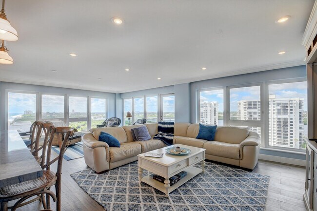 Building Photo - 2066 N Ocean Blvd
