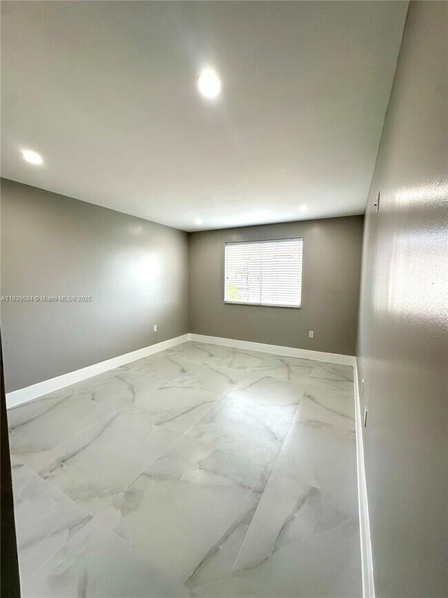 Building Photo - 15221 SW 80th St