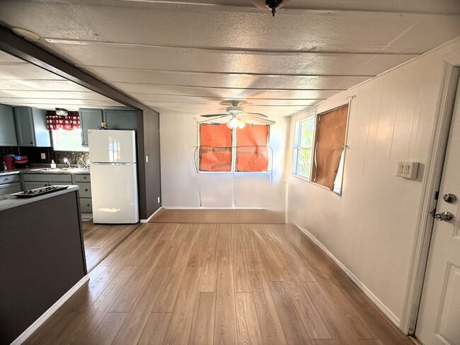 Building Photo - BEAUTIFULLY REMODELED 3 BED 1.5 BATH ON DO...