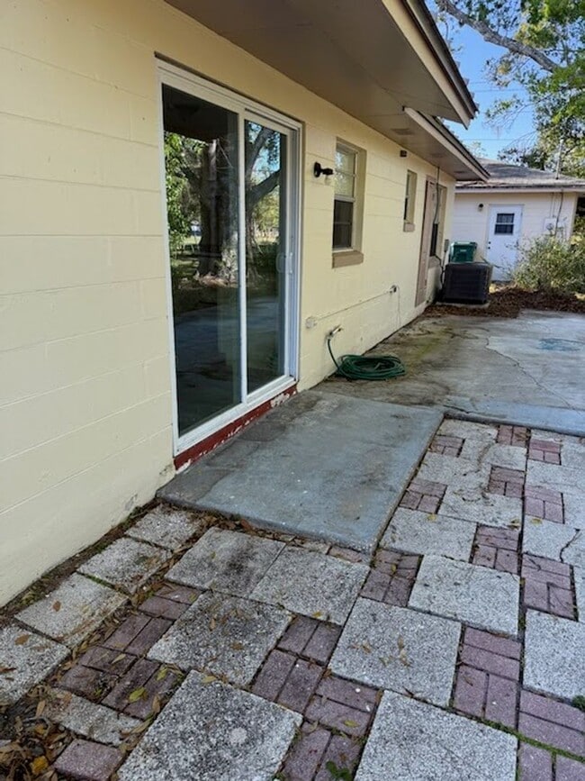 Building Photo - Beautiful home!