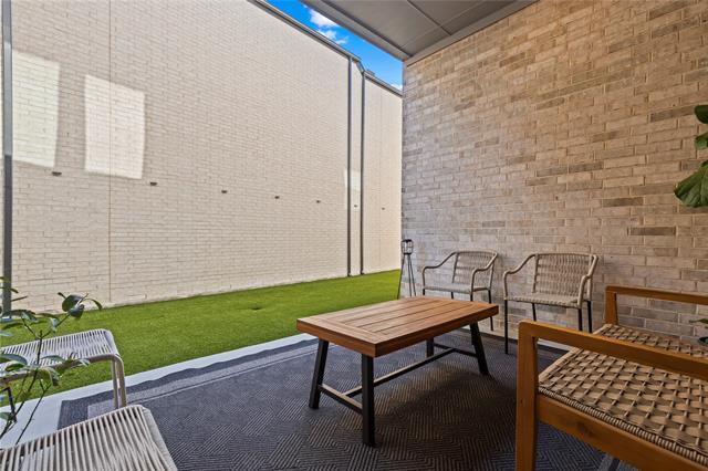 Building Photo - 15627 Rue Dr