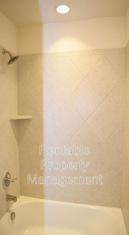 Building Photo - 1247 Wiltshire Dr