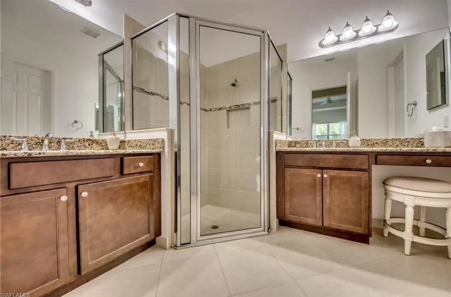 Oversized walk in shower - 11899 Five Waters Cir