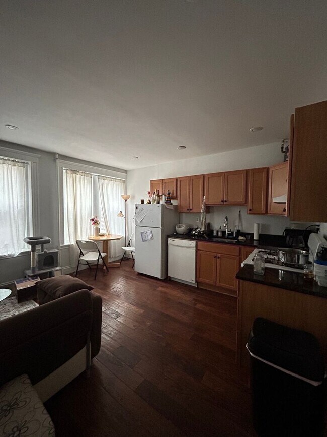 Building Photo - 130 Brainerd Rd
