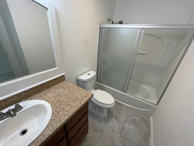 Building Photo - Spacious 2 Bed/ 1 Bath For Rent in Otay Mesa West Avail NOW!