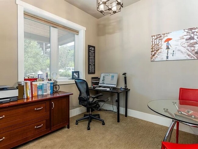 Building Photo - Spacious Tetherow Home with Community Amenities