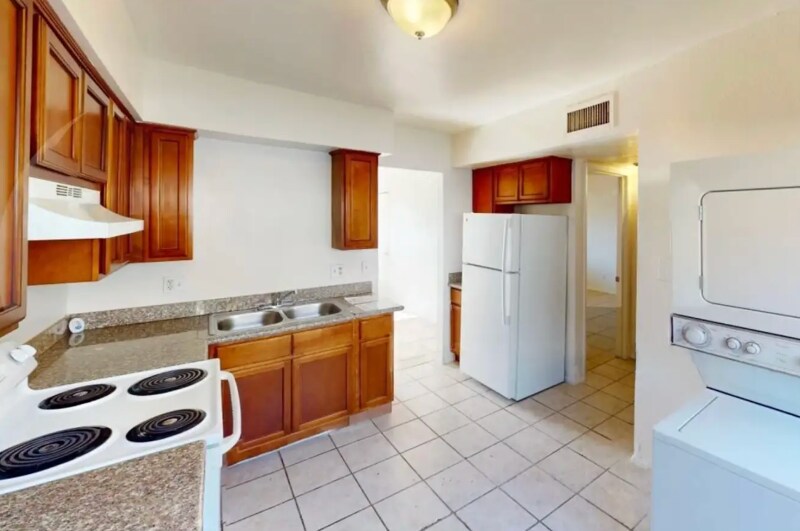 Building Photo - 6742 W Palmaire Ave