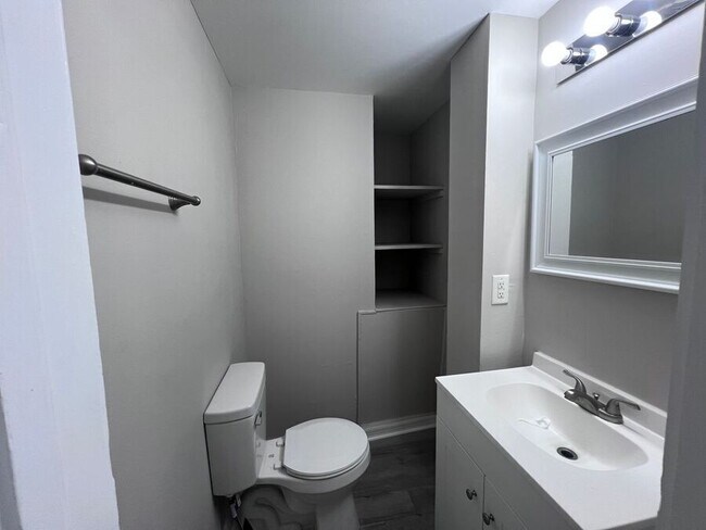 Building Photo - 163 Ave A SE