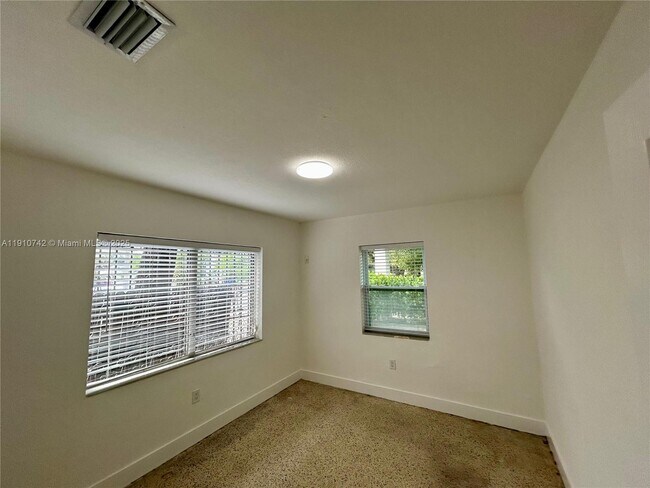 Building Photo - 2292 NW 26th St