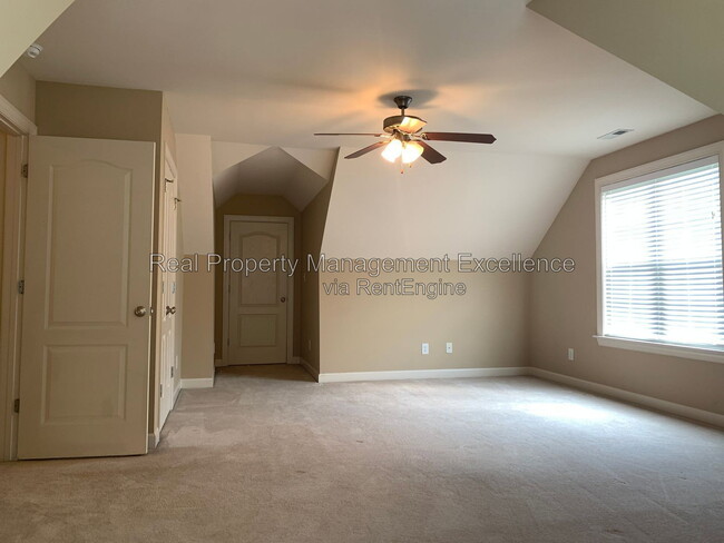 Building Photo - 1005 Hadley Meadows Dr